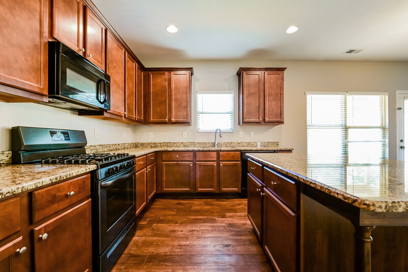 2,640/Mo, 2127 Juniper Ives Ct Grayson, GA 30017 Kitchen View 2