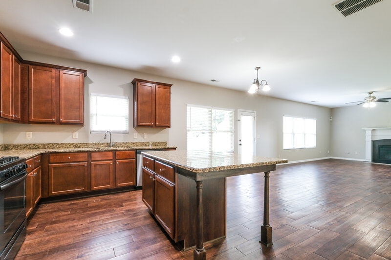 2,410/Mo, 2127 Juniper Ives Ct Grayson, GA 30017 Kitchen View