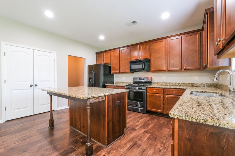 2,410/Mo, 2127 Juniper Ives Ct Grayson, GA 30017 Kitchen View 2