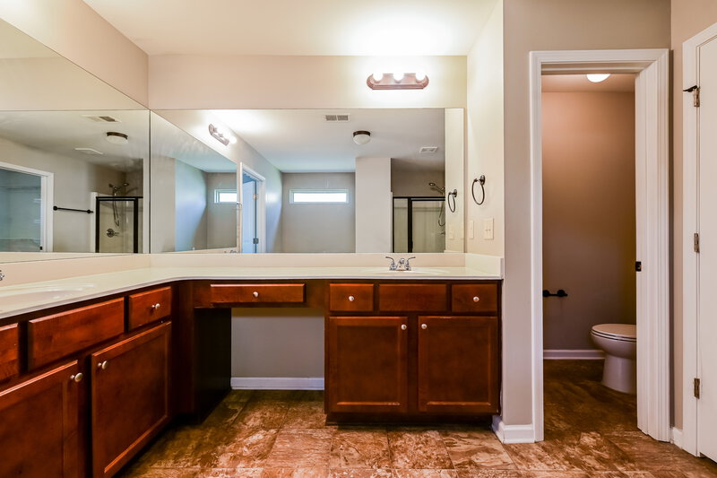 2,640/Mo, 2127 Juniper Ives Ct Grayson, GA 30017 Main Bathroom View