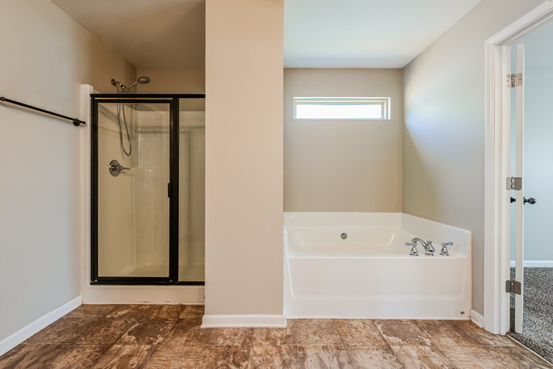 2,640/Mo, 2127 Juniper Ives Ct Grayson, GA 30017 Main Bathroom View 2