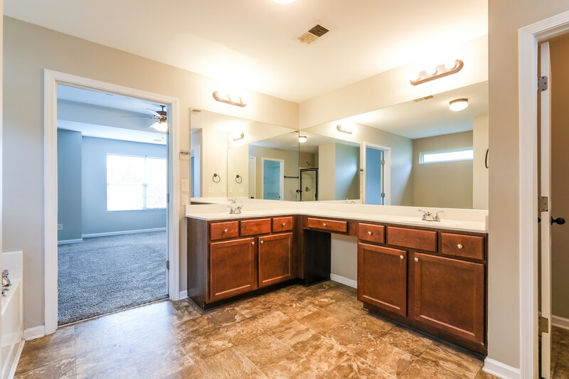 2,410/Mo, 2127 Juniper Ives Ct Grayson, GA 30017 Main Bathroom View