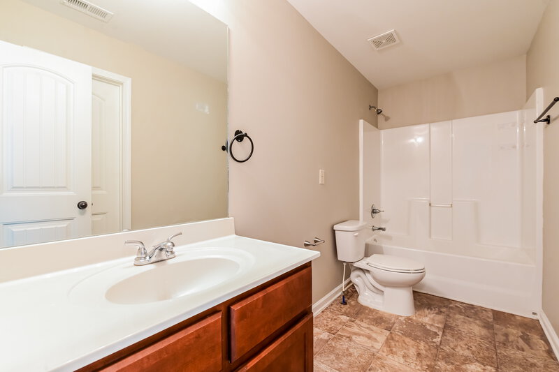 2,640/Mo, 2127 Juniper Ives Ct Grayson, GA 30017 Bathroom View