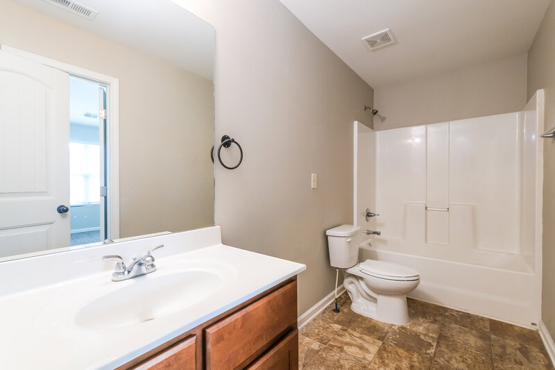 2,410/Mo, 2127 Juniper Ives Ct Grayson, GA 30017 Bathroom View