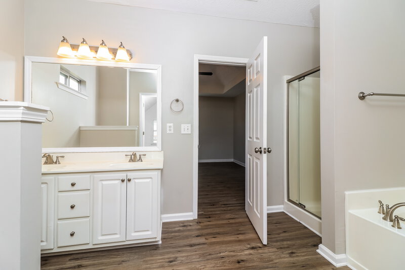 2,560/Mo, 3516 Daventry Ln NW Kennesaw, GA 30144 Main Bathroom View