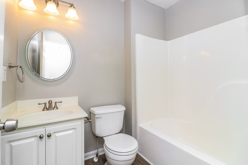 2,560/Mo, 3516 Daventry Ln NW Kennesaw, GA 30144 Bathroom View