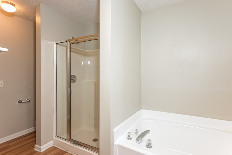 2,025/Mo, 3110 Cooper Woods Dr Loganville, GA 30052 Bathroom View