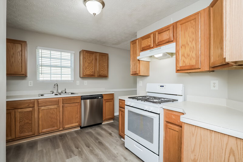 1,890/Mo, 6050 Flagstaf Walk McDonough, GA 30252 Kitchen View