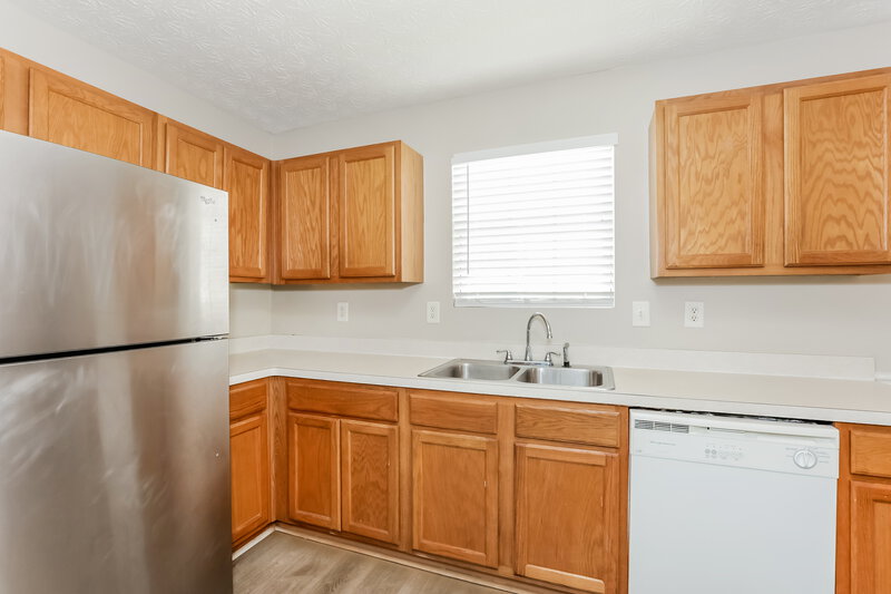 1,825/Mo, 6050 Flagstaf Walk McDonough, GA 30252 Kitchen View 2