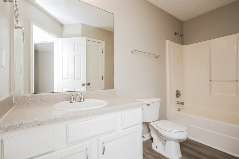 1,890/Mo, 6050 Flagstaf Walk McDonough, GA 30252 Bathroom View