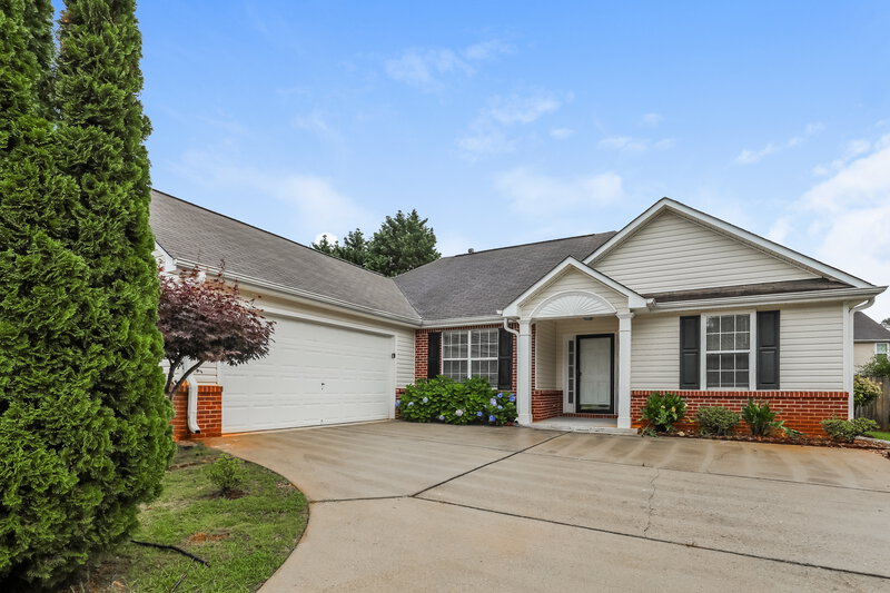 1,945/Mo, 5250 Yellow Pine Dr McDonough, GA 30252 External View