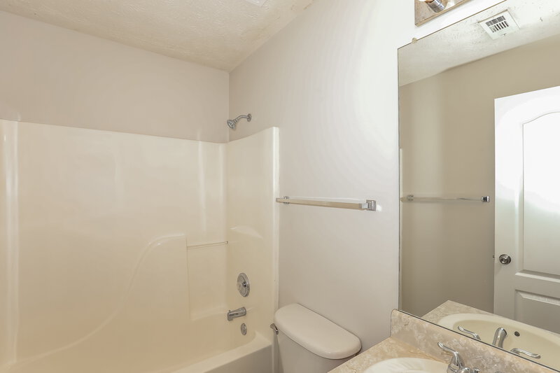 1,945/Mo, 5250 Yellow Pine Dr McDonough, GA 30252 Bathroom View