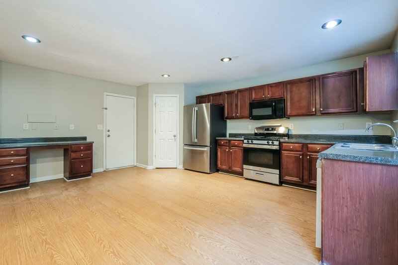 2,210/Mo, 4246 Arnolds Mill Opas Douglasville, GA 30135 Kitchen View