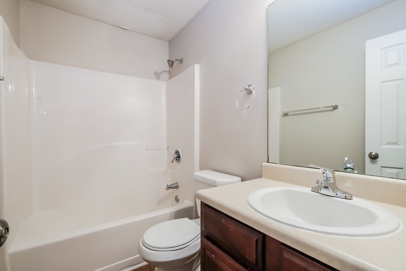 2,210/Mo, 4246 Arnolds Mill Opas Douglasville, GA 30135 Main Bathroom View