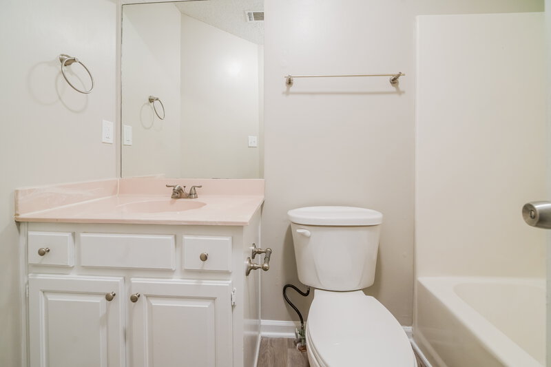 1,865/Mo, 3539 Pine Grove Dr Douglasville, GA 30135 Bathroom View