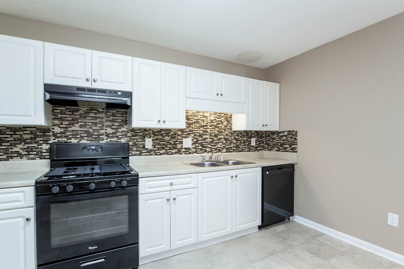 1,975/Mo, 7509 Stonehenge Way Douglasville, GA 30134 Kitchen View 2