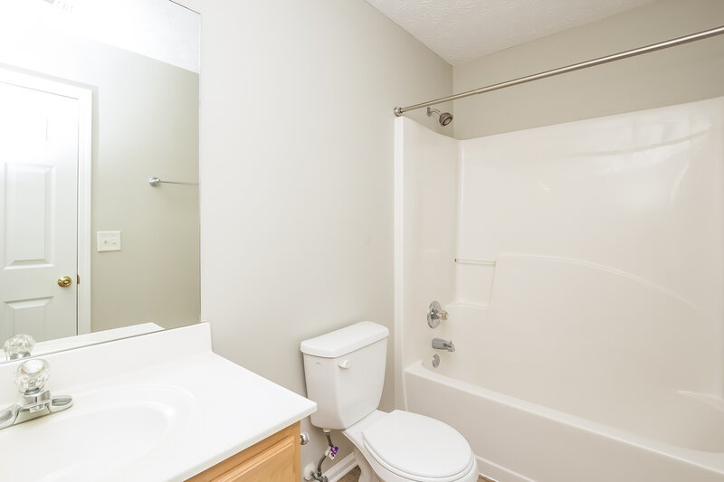 2,640/Mo, 3511 Cast Bend Way Buford, GA 30519 Bathroom View