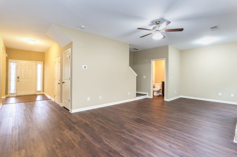 3,020/Mo, 118 Crescent Woode Way Dallas, GA 30157 Living Room View