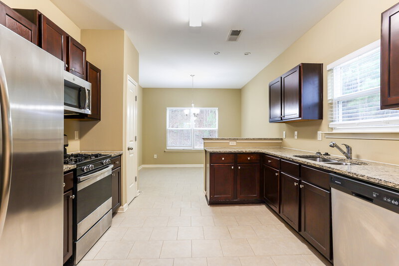 3,020/Mo, 118 Crescent Woode Way Dallas, GA 30157 Kitchen View