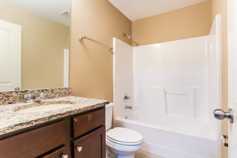 3,020/Mo, 118 Crescent Woode Way Dallas, GA 30157 Bathroom View