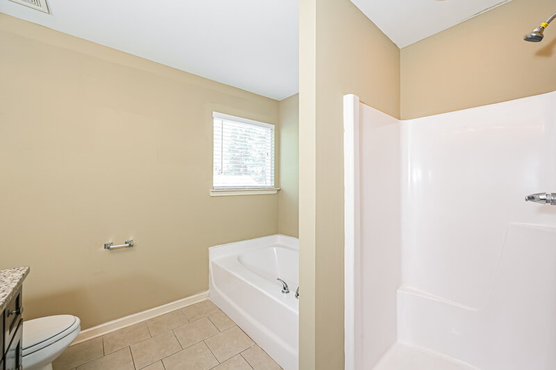 2,075/Mo, 124 Hillcrest Cir Hiram, GA 30141 Main Bathroom View 2