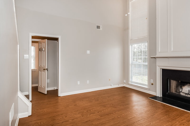 3,220/Mo, 135 Wallnut Hall Cir Woodstock, GA 30189 Living Room View