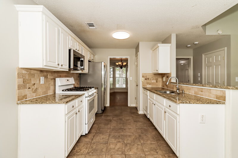 2,145/Mo, 135 Wallnut Hall Cir Woodstock, GA 30189 Kitchen View