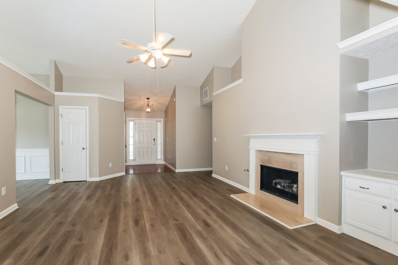 2,185/Mo, 1101 Marsh Ct Hampton, GA 30228 Living Room View 2