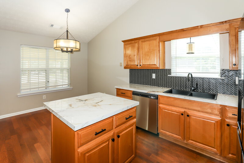 2,185/Mo, 1101 Marsh Ct Hampton, GA 30228 Kitchen View 3
