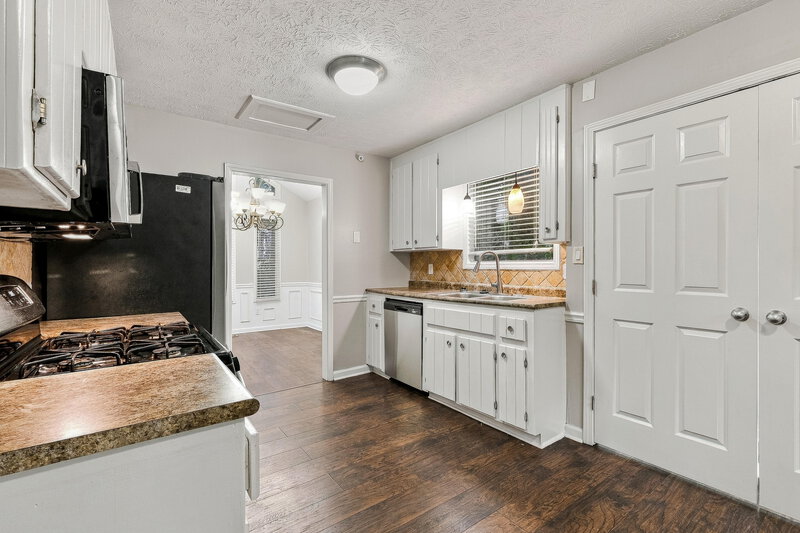 2,115/Mo, 317 Lake Forest Dr Acworth, GA 30102 Kitchen View