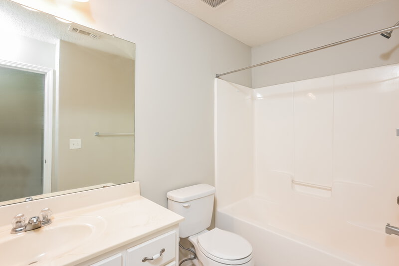 3,360/Mo, 2083 Reserve Pkwy McDonough, GA 30253 Bathroom View