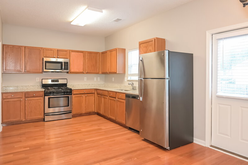 2,325/Mo, 2115 Palatine Pl Stockbridge, GA 30281 Kitchen View