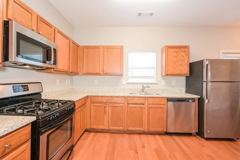 2,325/Mo, 2115 Palatine Pl Stockbridge, GA 30281 Kitchen View 2