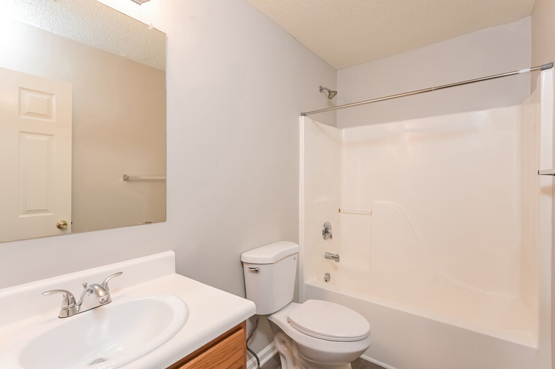 2,325/Mo, 2115 Palatine Pl Stockbridge, GA 30281 Bathroom View