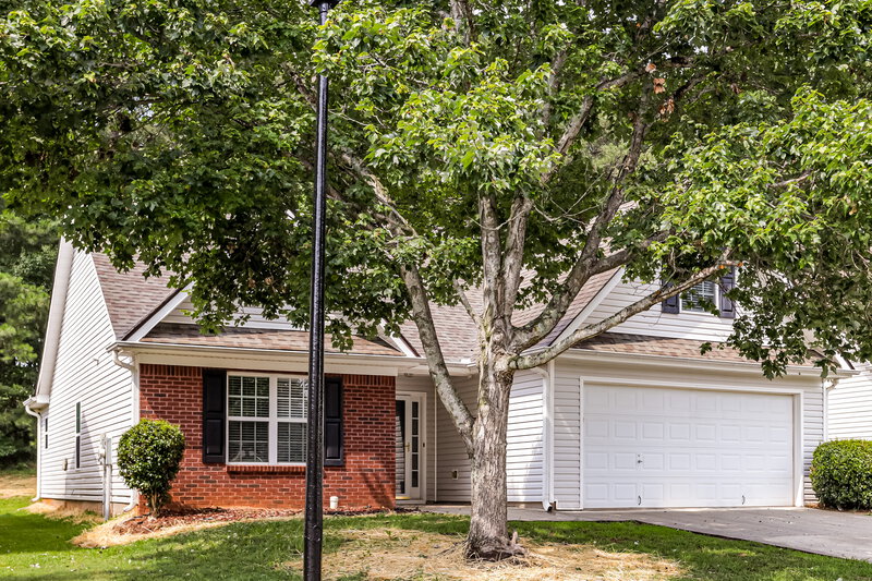 1,870/Mo, 225 Lassiter Dr Covington, GA 30016 Front View