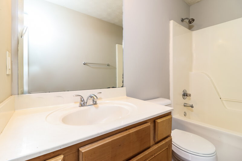 2,300/Mo, 2218 Baker Carter Dr Loganville, GA 30052 Bathroom View