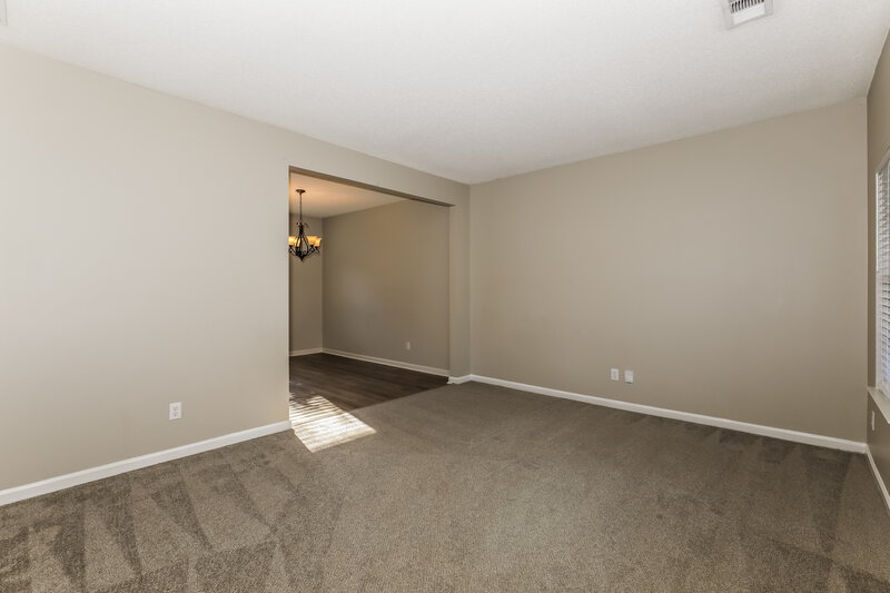 0/Mo, 1607 Thornwick Trce Stockbridge, GA 30281 Living Room View 2