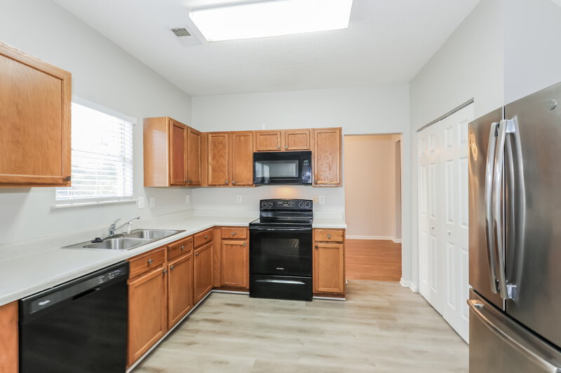 2,135/Mo, 1607 Thornwick Trce Stockbridge, GA 30281 Kitchen View