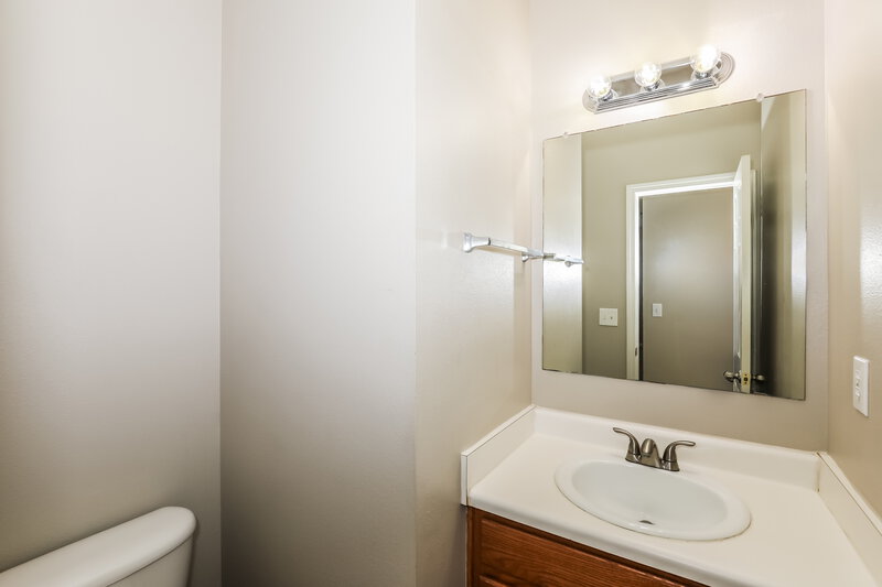 0/Mo, 1607 Thornwick Trce Stockbridge, GA 30281 Bathroom View