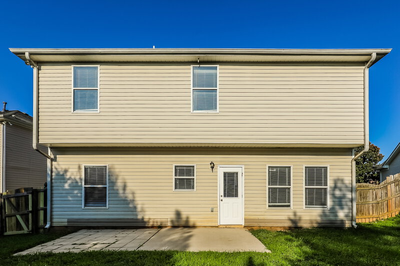 0/Mo, 1607 Thornwick Trce Stockbridge, GA 30281 Rear View