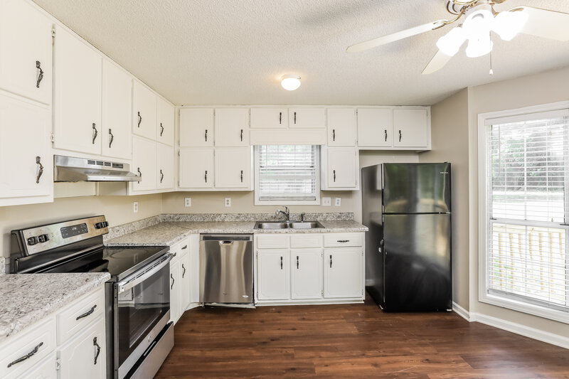 1,880/Mo, 6763 Creek Valley Way Douglasville, GA 30134 Kitchen View