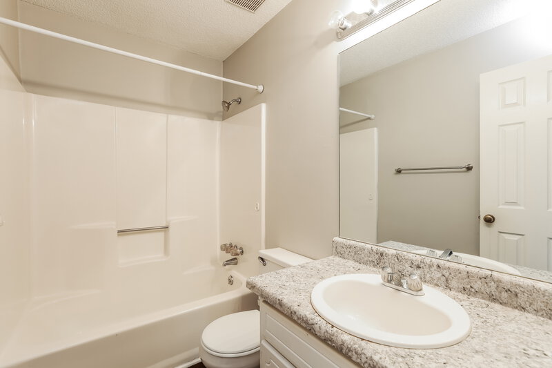 1,880/Mo, 6763 Creek Valley Way Douglasville, GA 30134 Bathroom View
