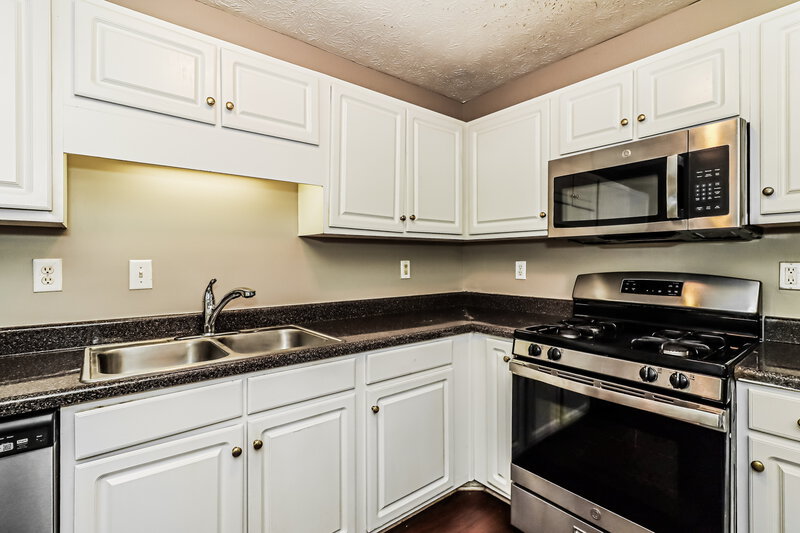 1,770/Mo, 146 Bridge Grv Douglasville, GA 30134 Kitchen View 2
