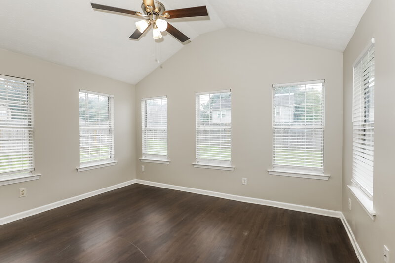 1,900/Mo, 5280 Yellow Pine Dr McDonough, GA 30252 Living Room View