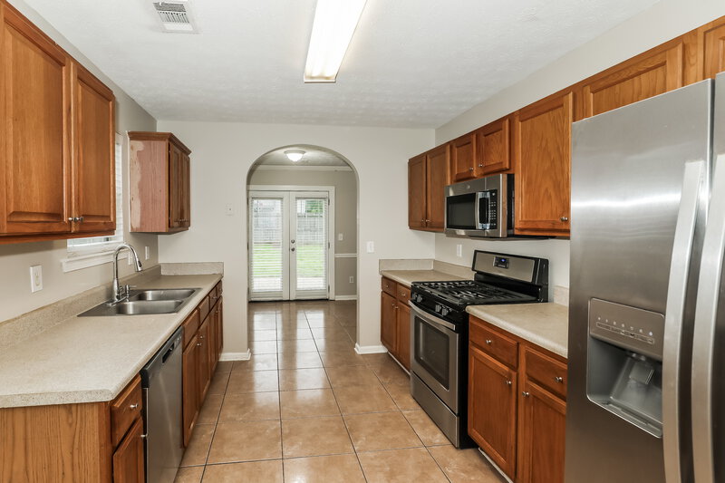 1,900/Mo, 5280 Yellow Pine Dr McDonough, GA 30252 Kitchen View