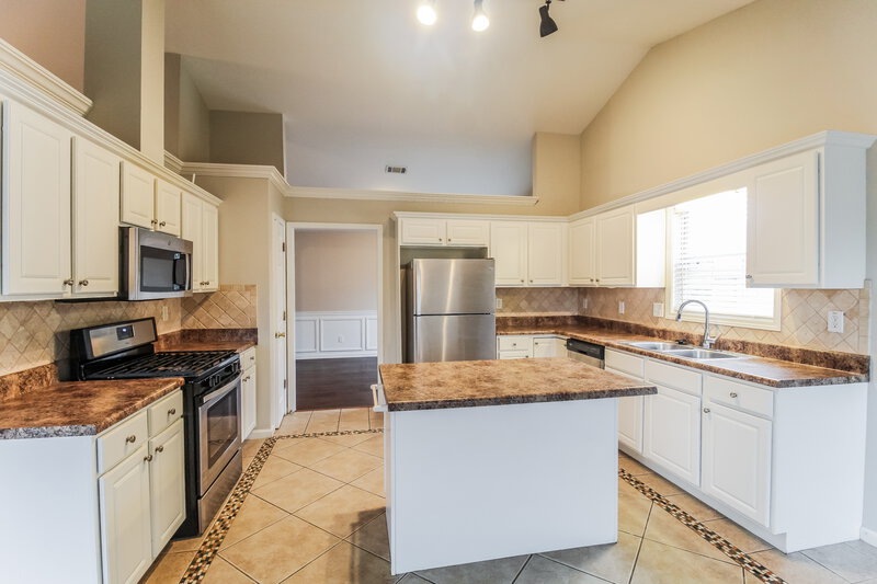 2,405/Mo, 1072 Fairmont Park Dr Dacula, GA 30019 Kitchen View 2