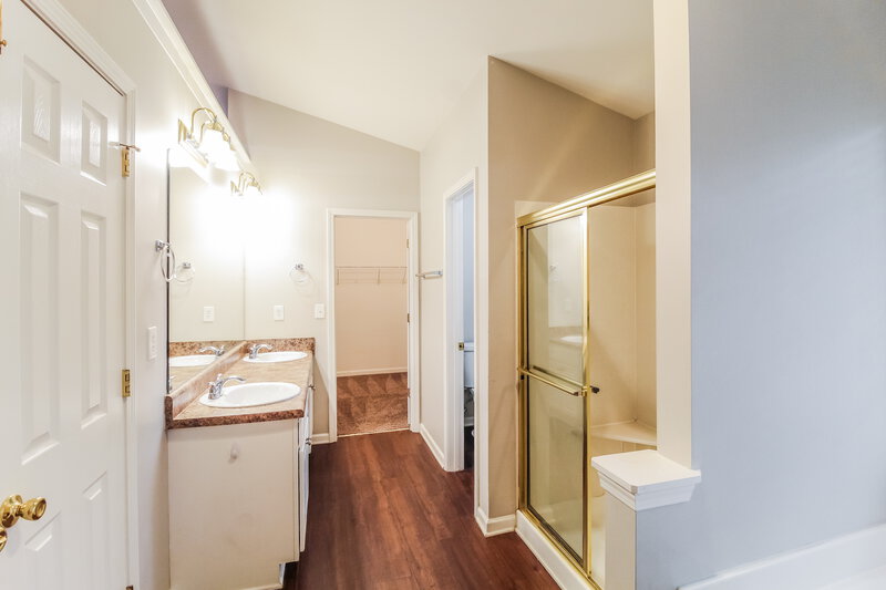 2,405/Mo, 1072 Fairmont Park Dr Dacula, GA 30019 Main Bathroom View