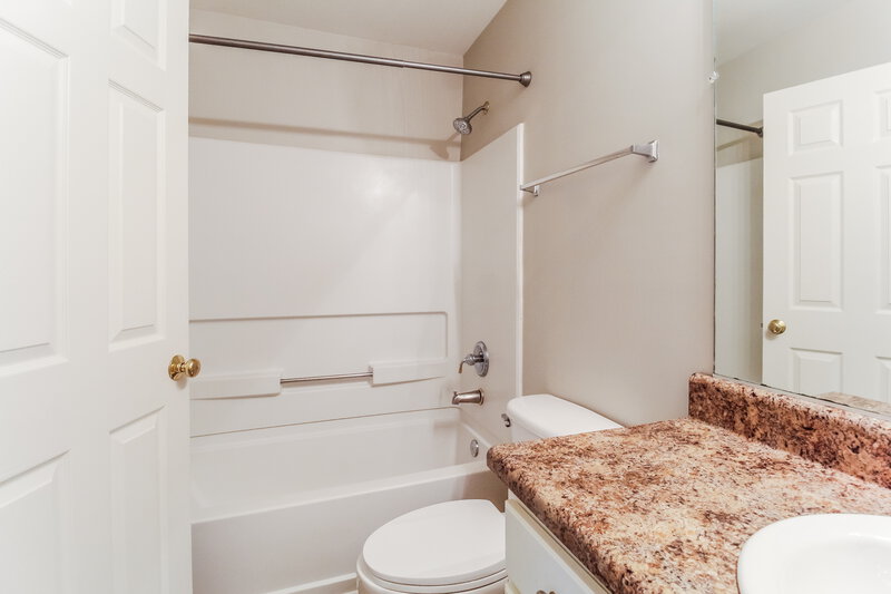 2,405/Mo, 1072 Fairmont Park Dr Dacula, GA 30019 Bathroom View