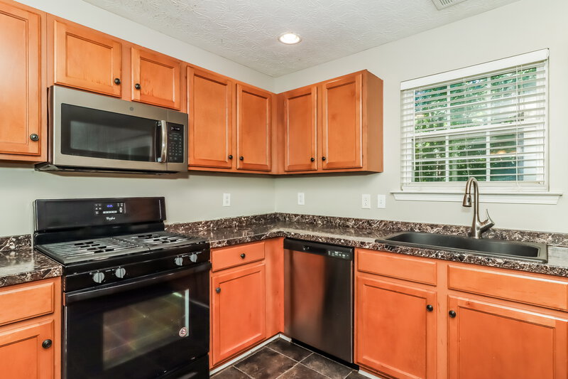 2,230/Mo, 340 Meadows Ln Canton, GA 30114 Kitchen View 2