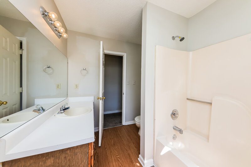 1,805/Mo, 7285 Hunters Ridge Dr Douglasville, GA 30134 Main Bathroom View
